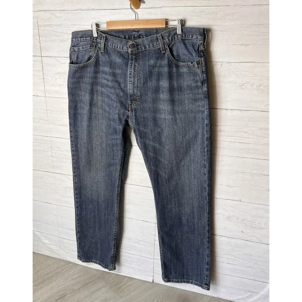 Levis Jeans Mens Size 42 X 30 Relaxed 559 Straight Leg 100% Cotton Denim